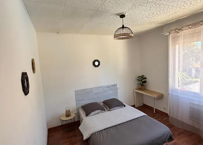 Apartment Unique Zen Et Detente Dans Avec Piscine Tres Bien Place *